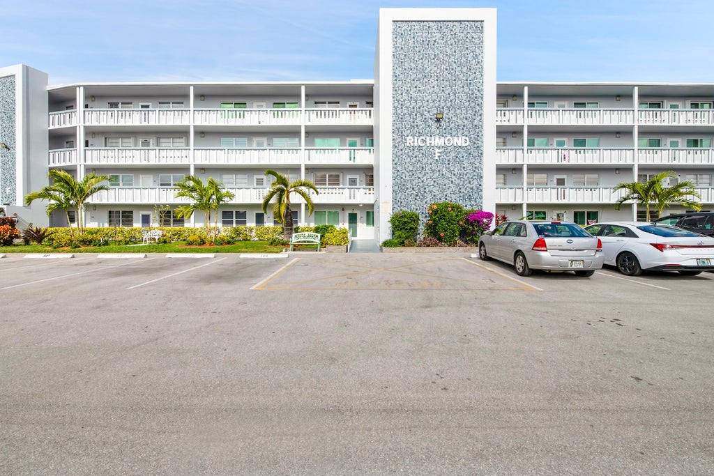 250 Richmond F #250, Deerfield Beach
