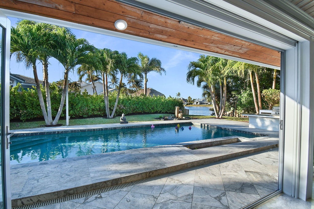 123 Olympus Way, Jupiter