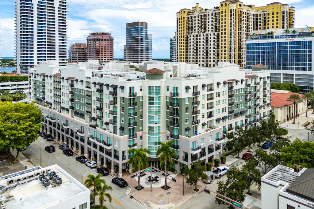 600 S Dixie Hwy #735, West Palm Beach