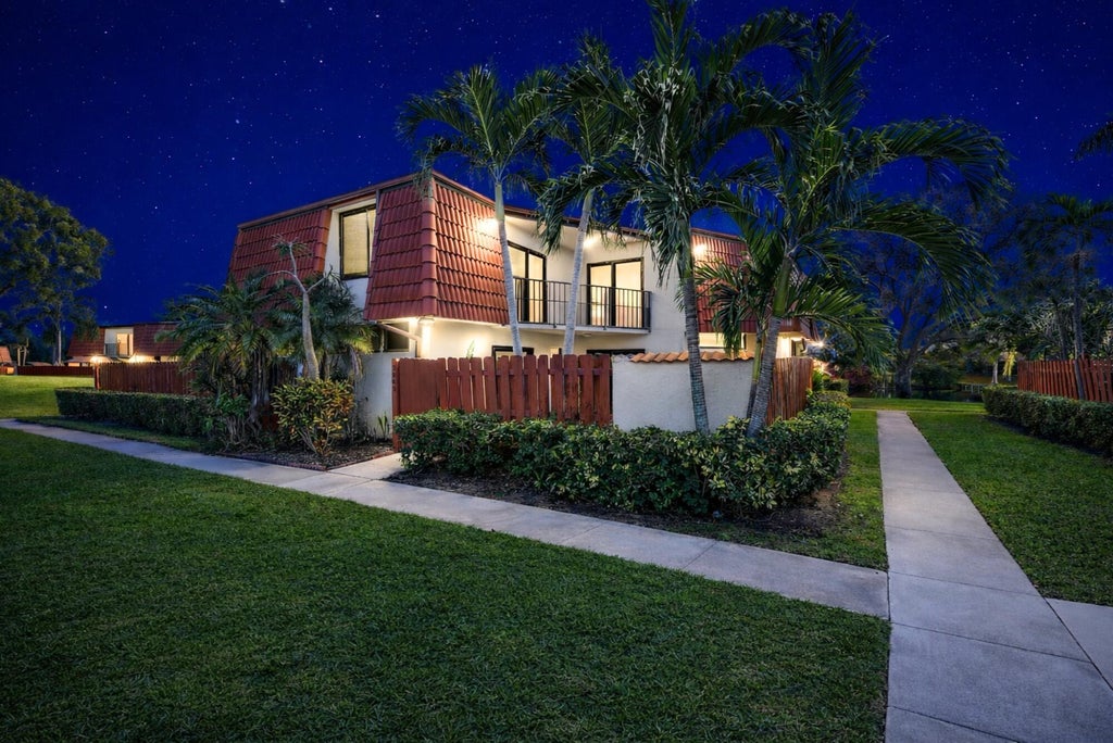 3849 Victoria Dr, West Palm Beach