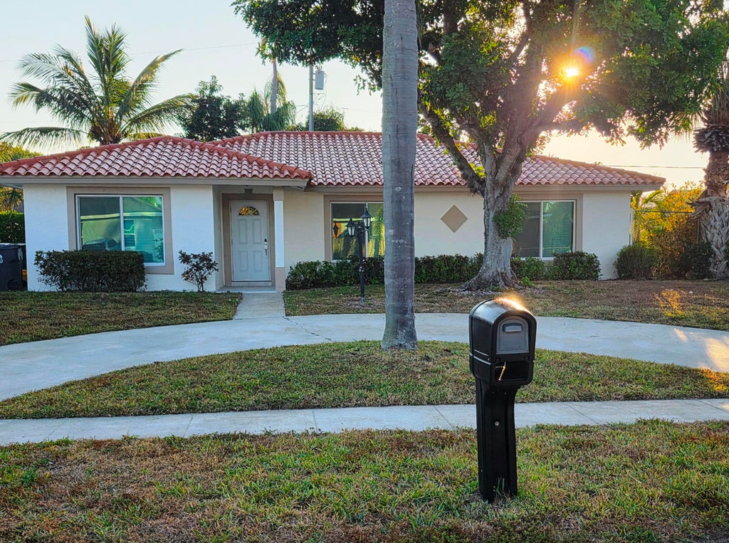 2966 Via Vellaria, Lake Worth