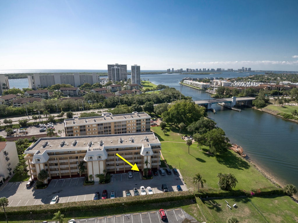 308 Golfview Rd #107, North Palm Beach