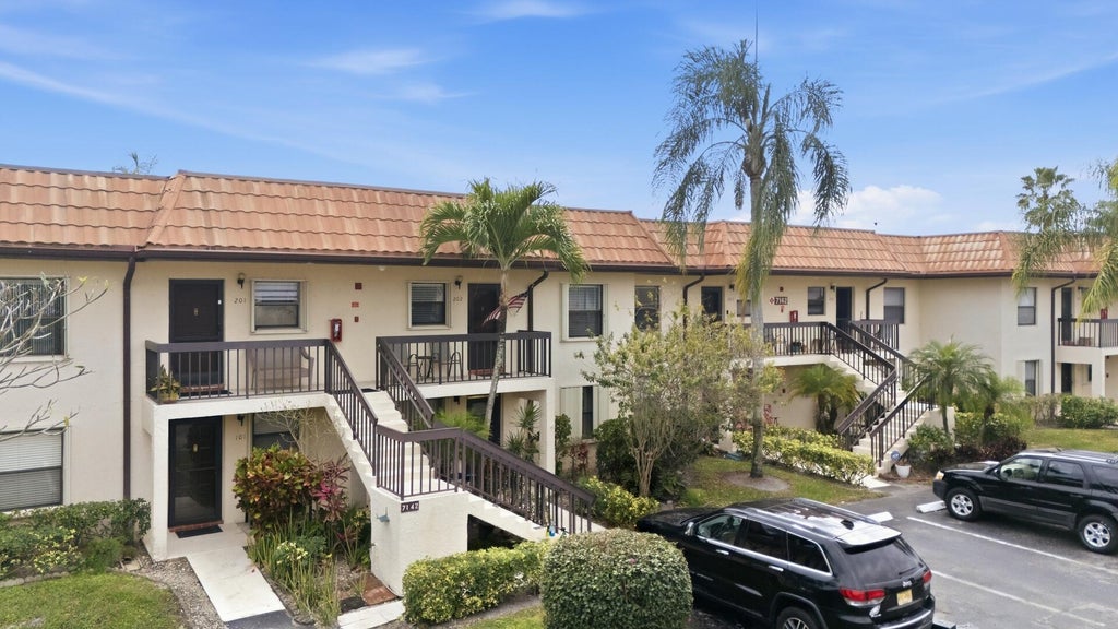 7142 Golf Colony Ct #102, Lake Worth