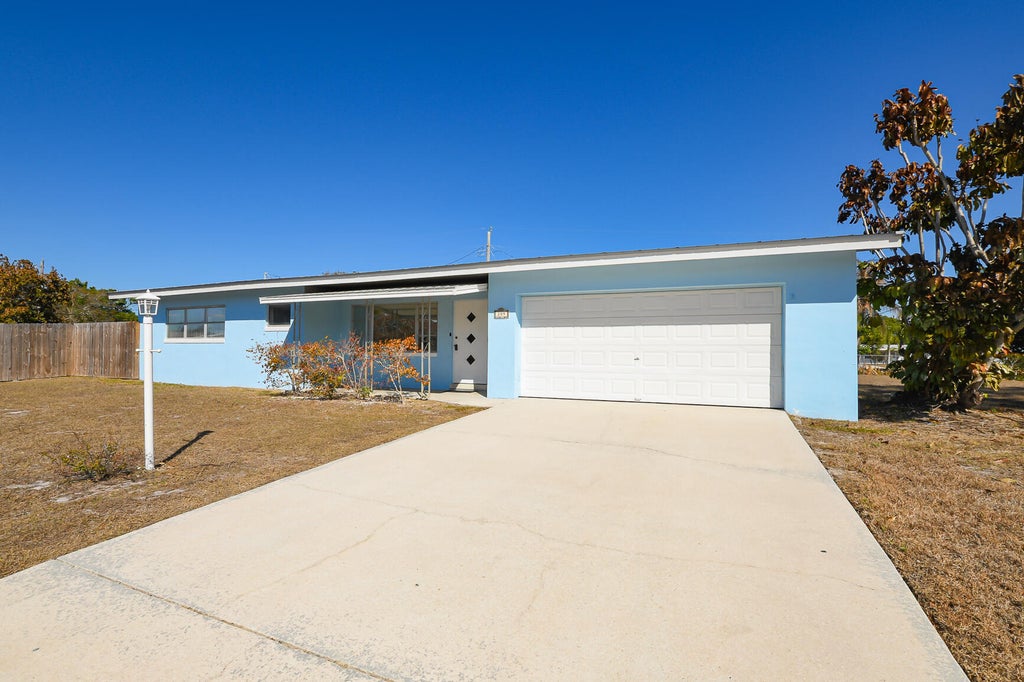 209 Oak Lane, Port Saint Lucie