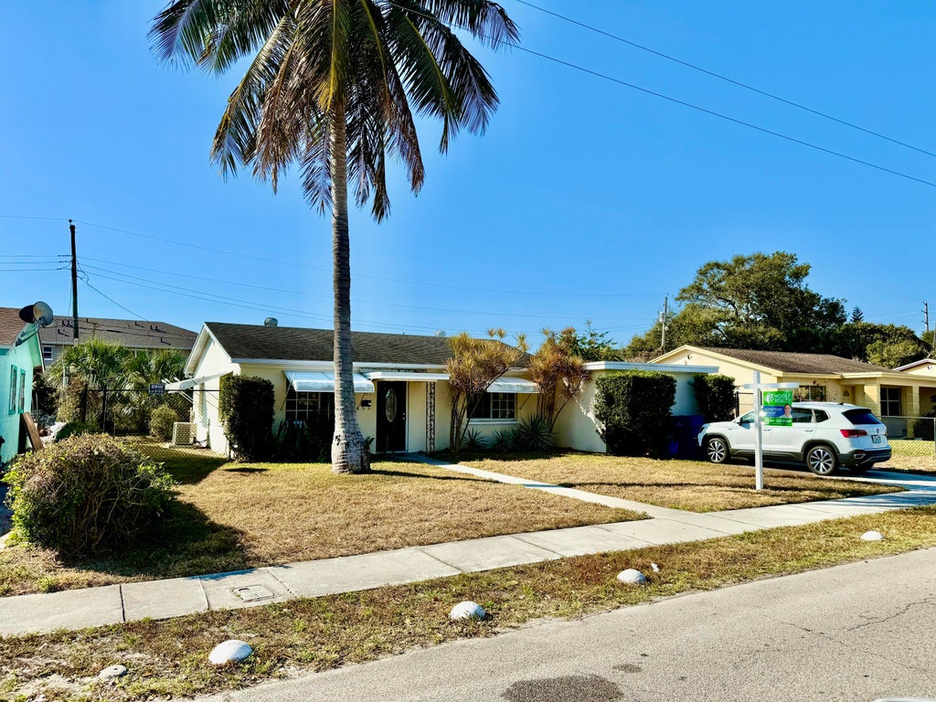 137 W 34th St, Riviera Beach