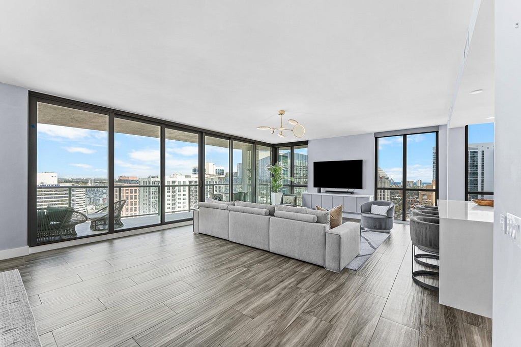 100 E Las Olas Blvd #3001, Fort Lauderdale