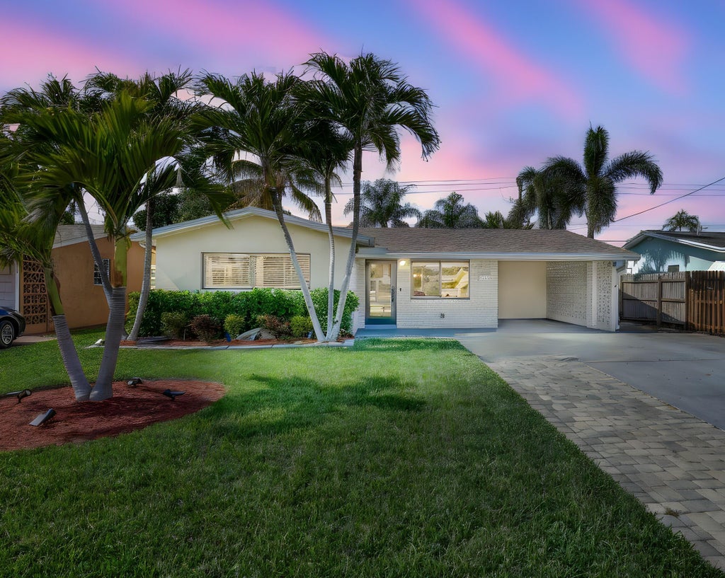 1210 Skylark Lane, Lantana
