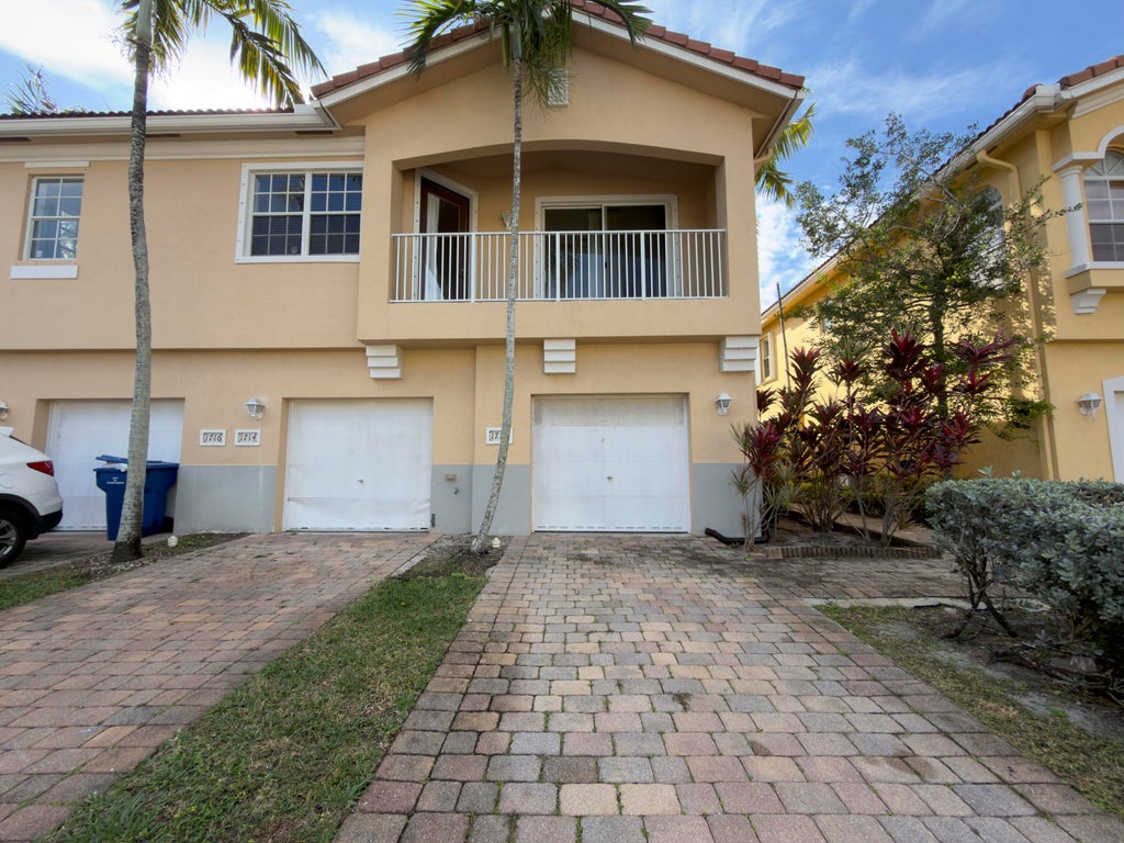 1712 Carvelle Dr, Riviera Beach