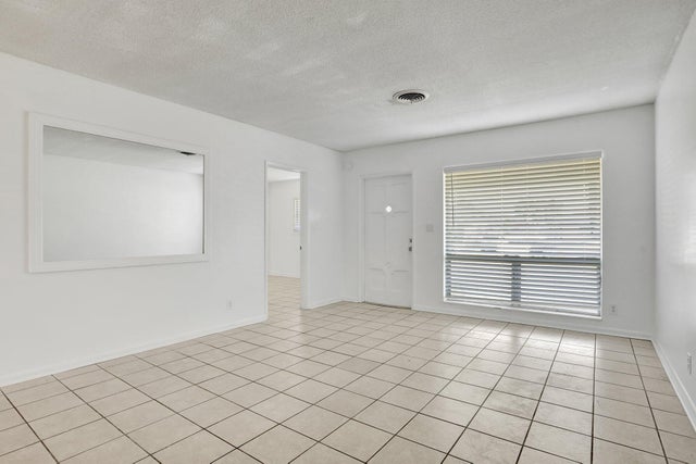 3 of 25 - 2540-2550 Ne 10 Court #1-2, Pompano Beach, FL