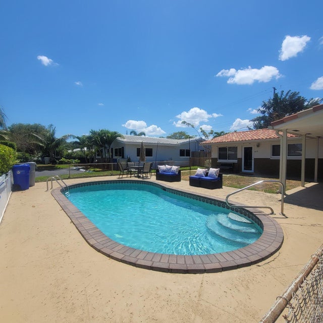 2 of 25 - 451 Se 1st Av #a-b, Pompano Beach, FL