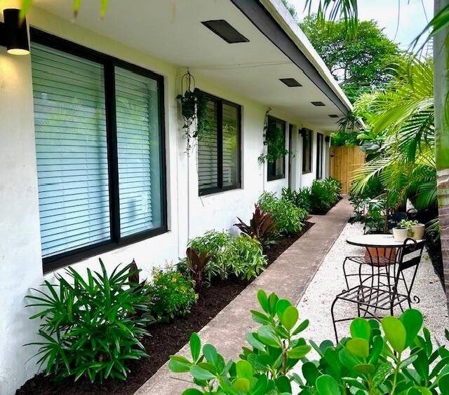 1 of 29 - 754 Ne 40th Street, Oakland Park, FL
