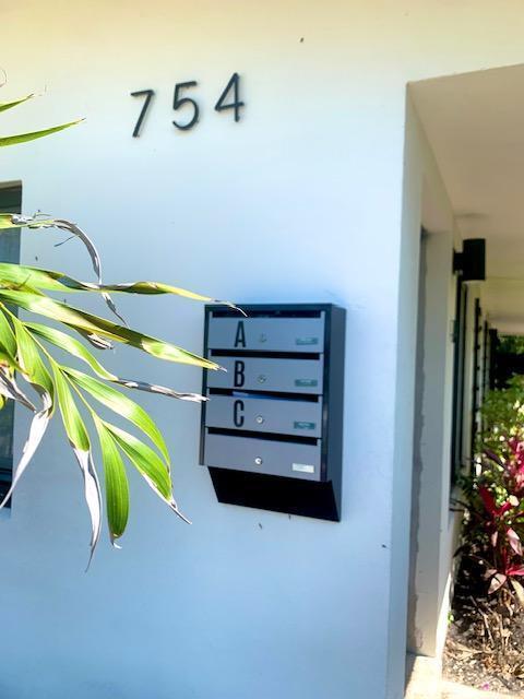 3 of 29 - 754 Ne 40th Street, Oakland Park, FL