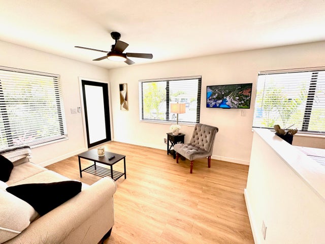5 of 29 - 754 Ne 40th Street, Oakland Park, FL