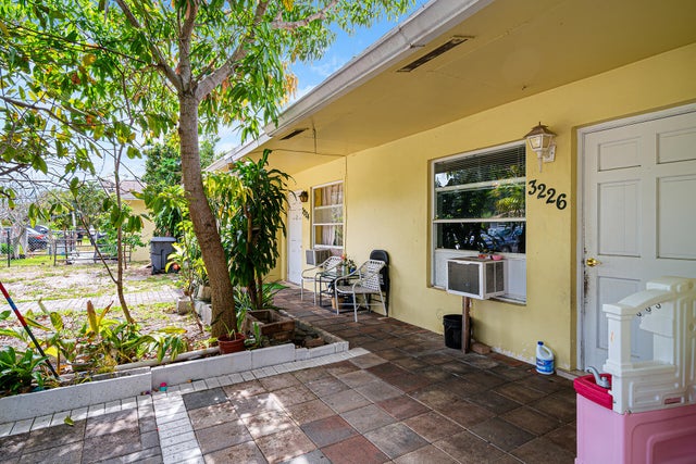 1 of 11 - 3224 Prince Dr, Lake Worth, FL