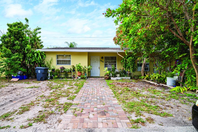 2 of 11 - 3224 Prince Dr, Lake Worth, FL