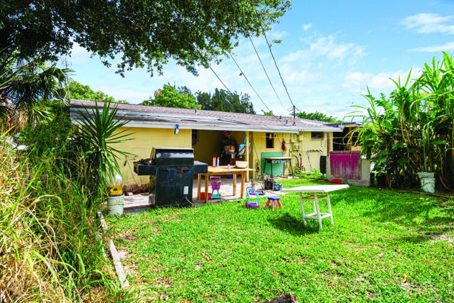 4 of 11 - 3224 Prince Dr, Lake Worth, FL
