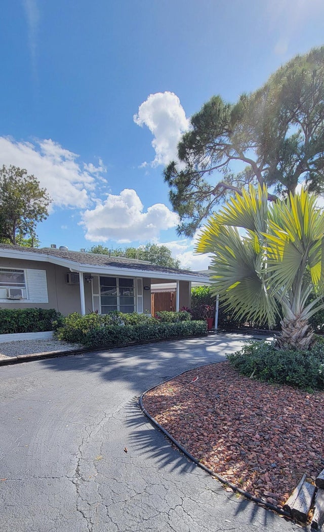 3 of 38 - 1000 Ne 17th Court, Fort Lauderdale, FL