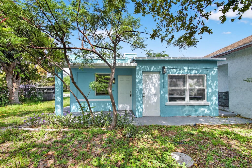 323 S E Street, Lake Worth Beach