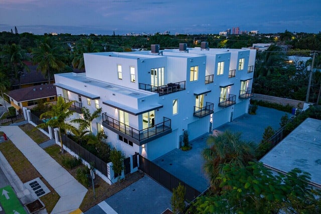 2 of 42 - 1220 Ne 15th Avenue, Fort Lauderdale, FL