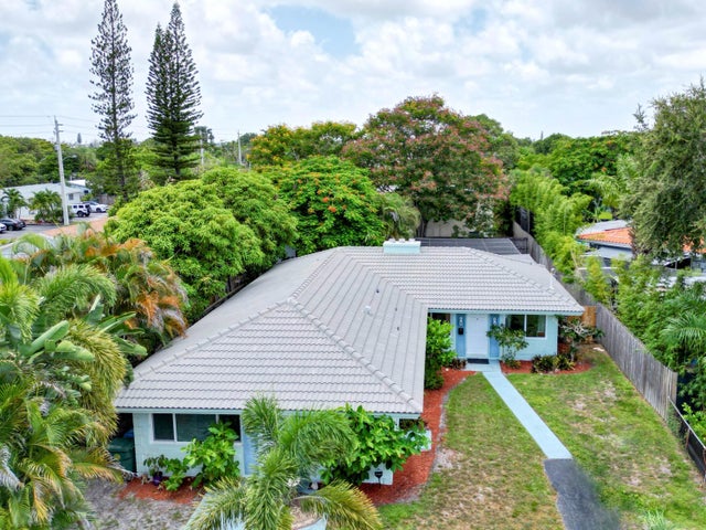 2 of 48 - 1680 Ne 34th Lane, Oakland Park, FL