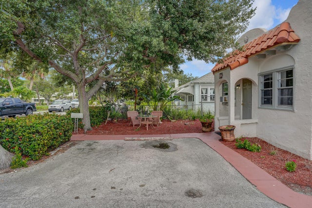 2 of 38 - 410 S Ocean Breeze, Lake Worth, FL