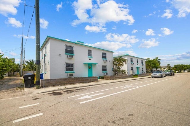 3 of 33 - 713 2nd Avenue S, Lake Worth Beach, FL