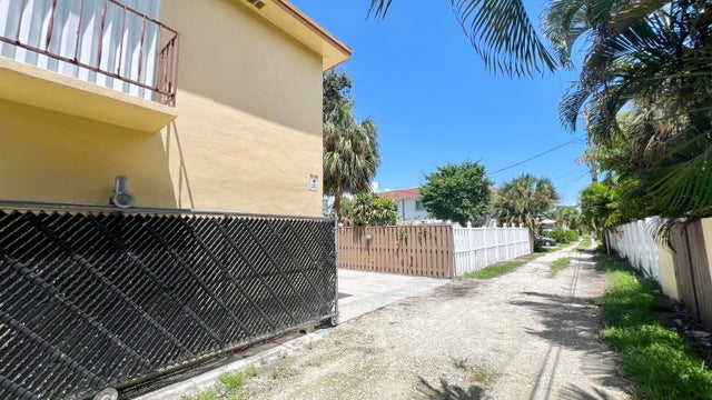5 of 40 - 1120 S Federal Highway, Lake Worth Beach, FL