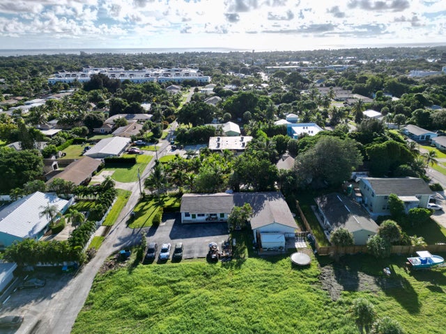 2 of 26 - 1924 Service Road, North Palm Beach, FL