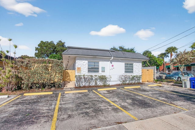 1 of 37 - 109 Se 11th Avenue #1-3, Pompano Beach, FL