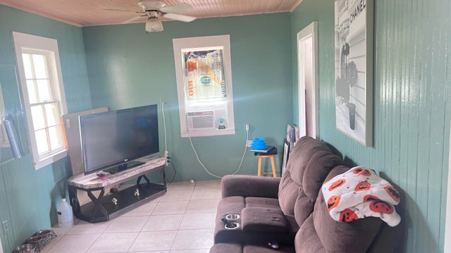 4 of 15 - 426 N E Street, Lake Worth Beach, FL