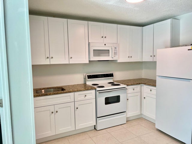 2 of 13 - 3300 Se Fairmont Street, Stuart, FL
