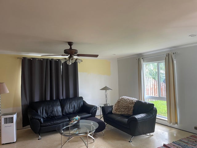4 of 12 - 830 Sw 14th Street, Fort Lauderdale, FL
