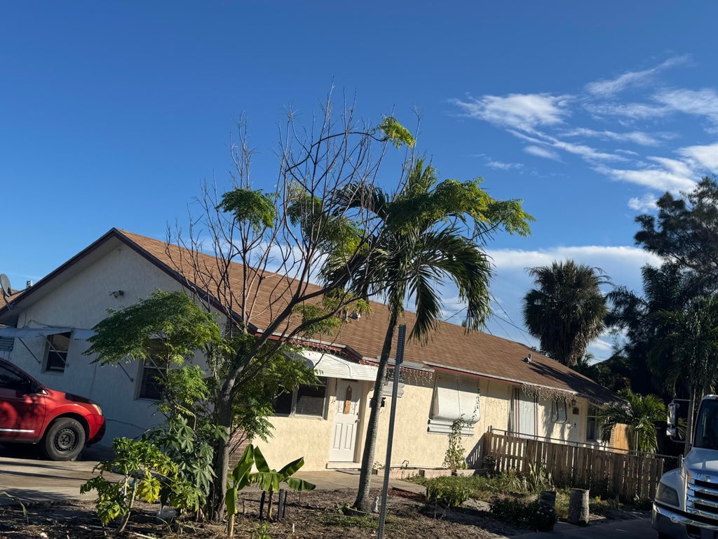 528 E Lakewood Rd Road, West Palm Beach