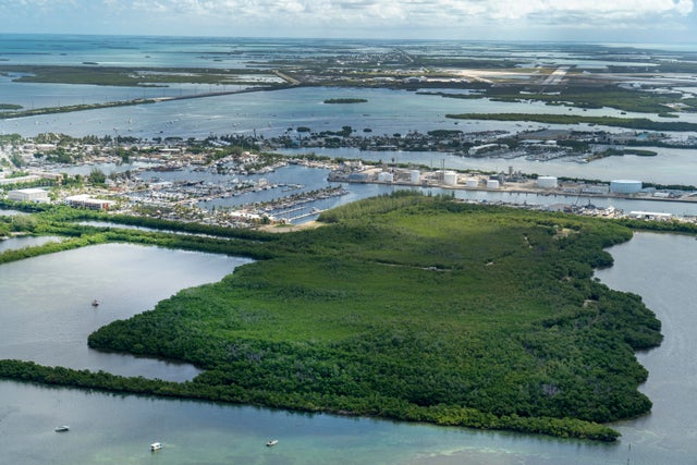 4 of 9 - 7200 5th Street, Key West, FL