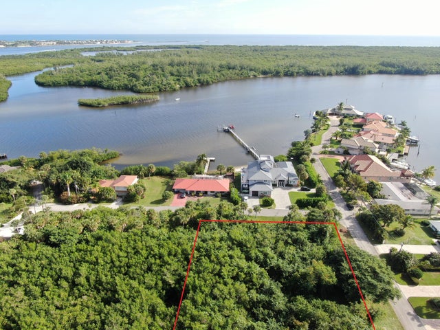 2 of 11 - 4200 Se Peterson Lane, Stuart, FL