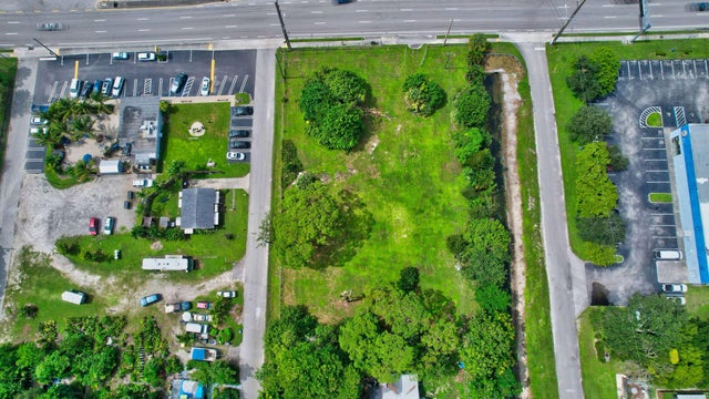 2 of 7 - 4526 S Military Trl, Lake Worth, FL