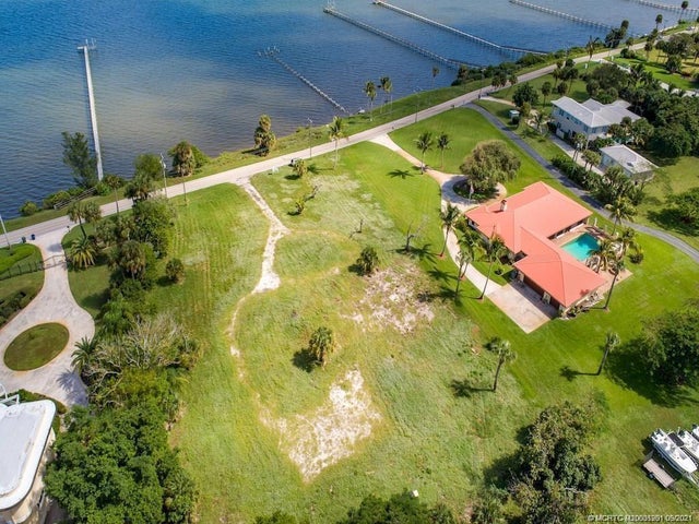 2 of 7 - 2829 S Indian River Dr, Fort Pierce, FL