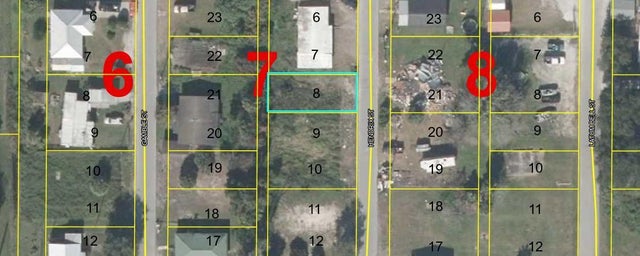 1 of 1 - 1039 Hendrix St, Moore Haven, FL