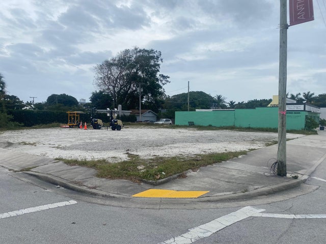 3 of 12 - 3500 S Dixie Highway, West Palm Beach, FL