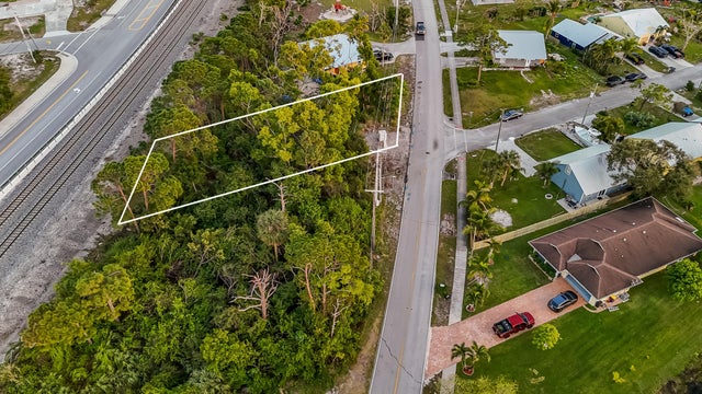 3 of 12 - 4959 Se Primrose Way, Stuart, FL