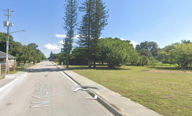 2 of 6 - 1308 Avenue I Av, Fort Pierce, FL
