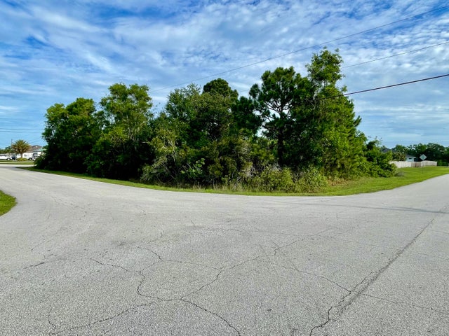 5 of 6 - 5874 Nw Mesa Circle, Port Saint Lucie, FL