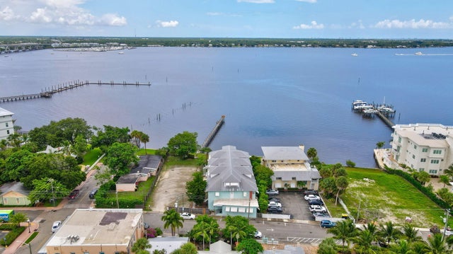 2 of 8 - 15 Se Seminole Street, Stuart, FL