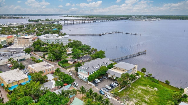 5 of 8 - 15 Se Seminole Street, Stuart, FL
