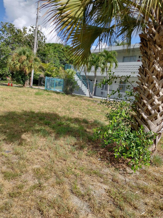 2 of 3 - 2907 Broadway Av, West Palm Beach, FL
