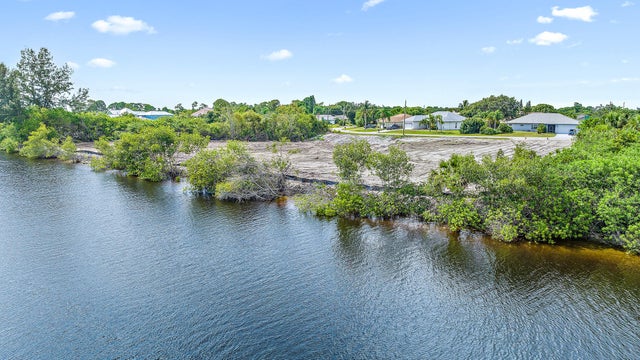 3 of 5 - 2807 Se Peru St, Port Saint Lucie, FL