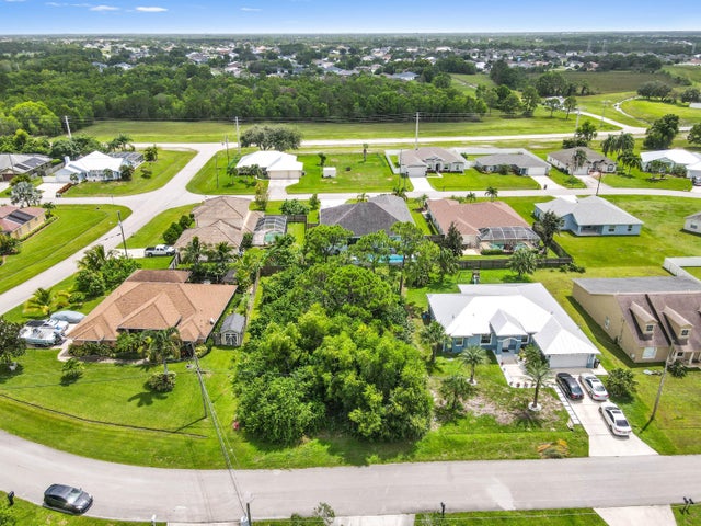 5 of 10 - 5761 Nw Cone St, Port Saint Lucie, FL
