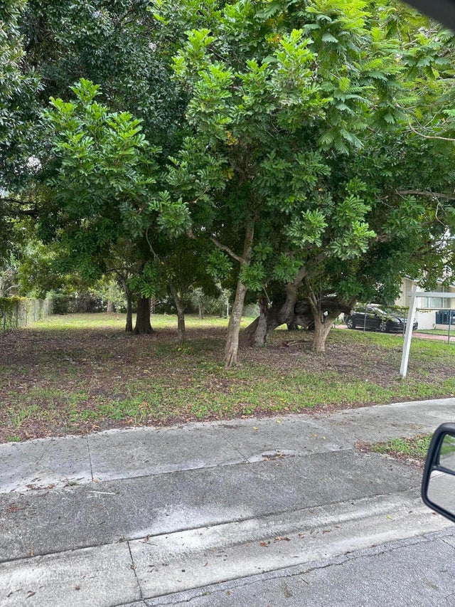 2 of 2 - 1708 N 15th N St, Fort Pierce, FL