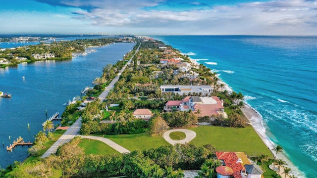 3 of 9 - 1300 S Ocean Blvd, Manalapan, FL