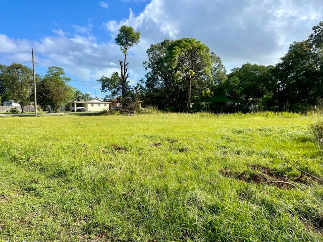 4 of 6 - Tbd Avenue R, Fort Pierce, FL